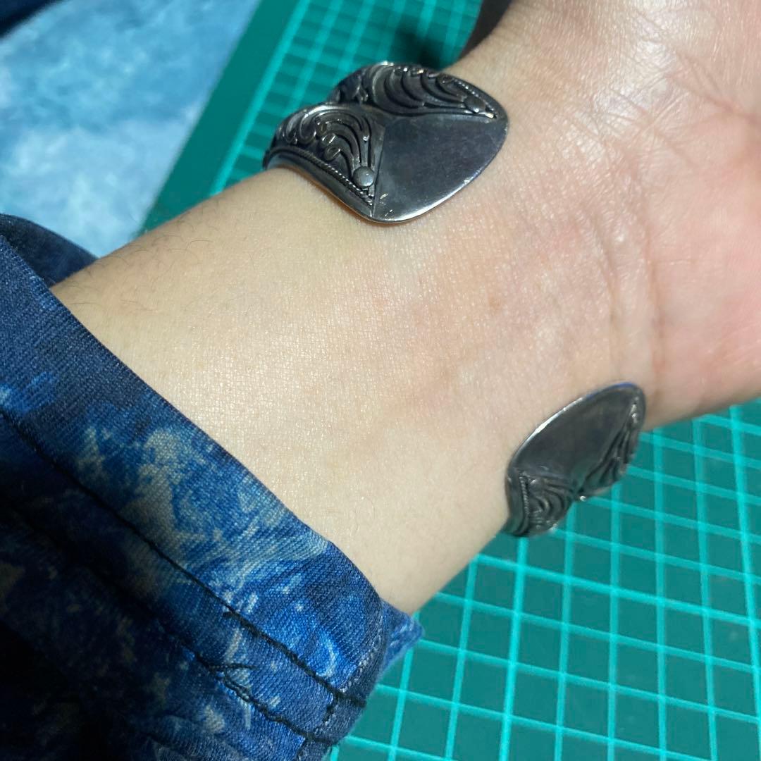 ゴシック　ブレスレット　つる柄　唐草　バングル　SUARTI 925 BA