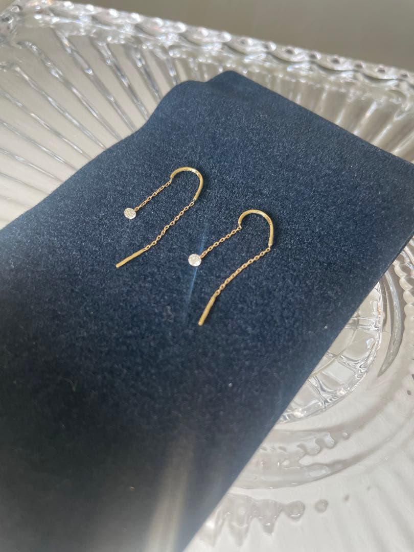 AHKAHスイングダイヤピアス