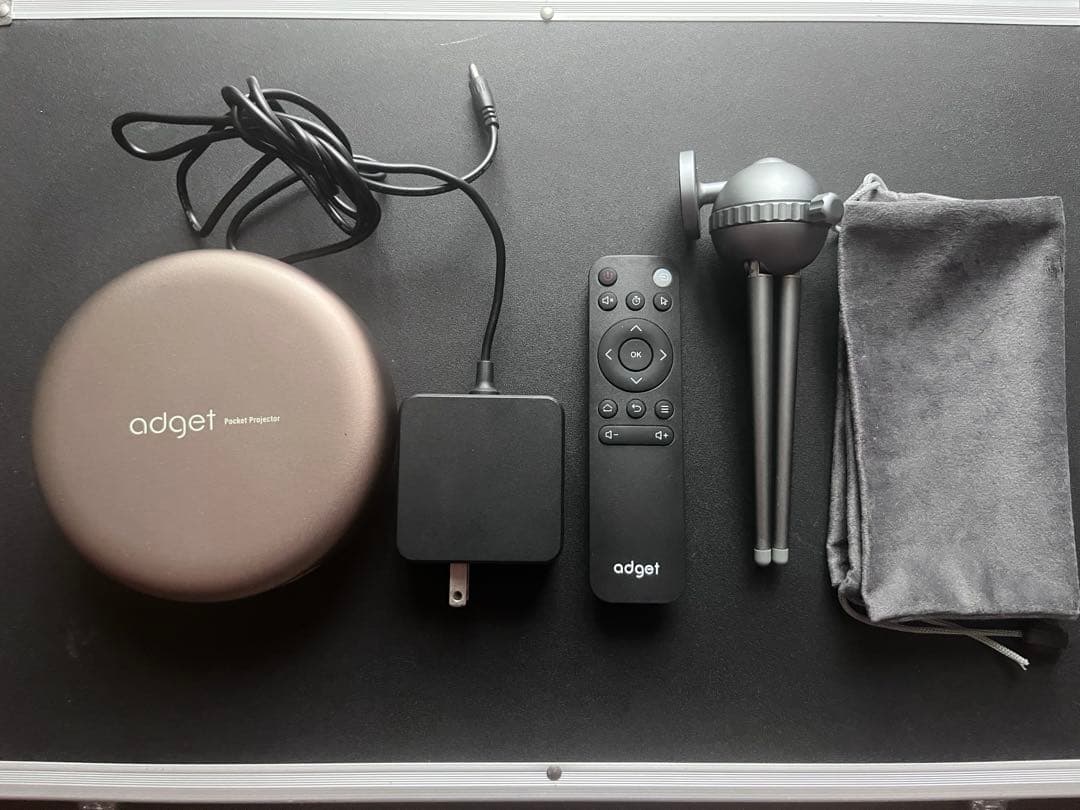 【箱付き】adgetゴールド プロジェクター 本体 三脚付き