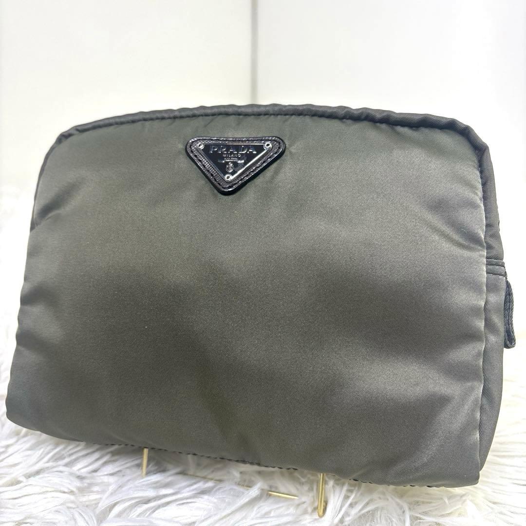 [極美品] PRADA プラダ　ナイロンポーチ　メイク　小物入れ　三角プレート