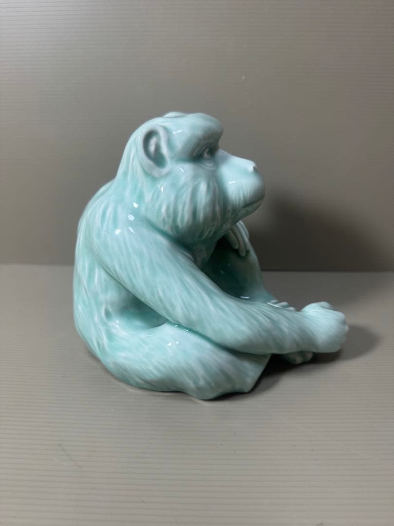 2130 深川製磁　宮内庁御用達　置物　猿　青磁　1客