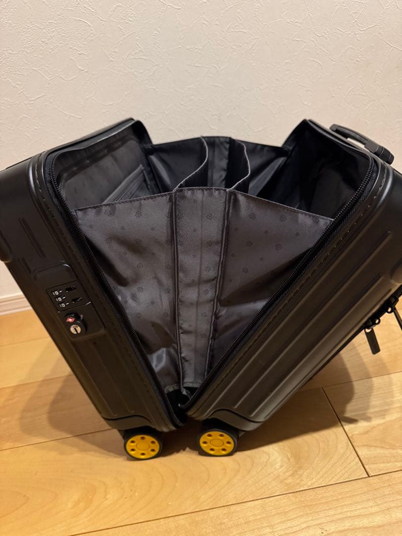 RIMOWA コンパクト