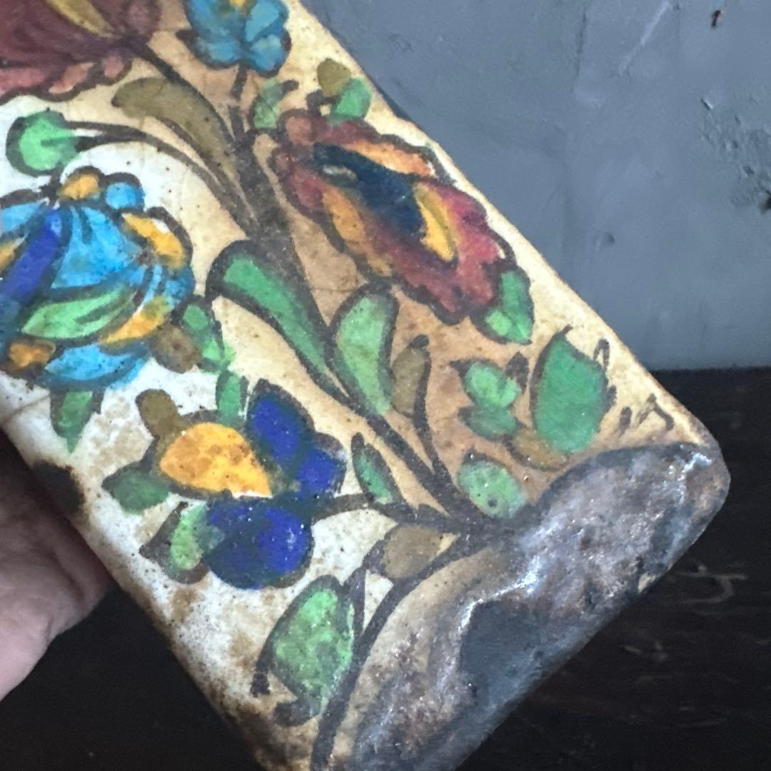 ヴィンテージ　花柄装飾の陶器瓶