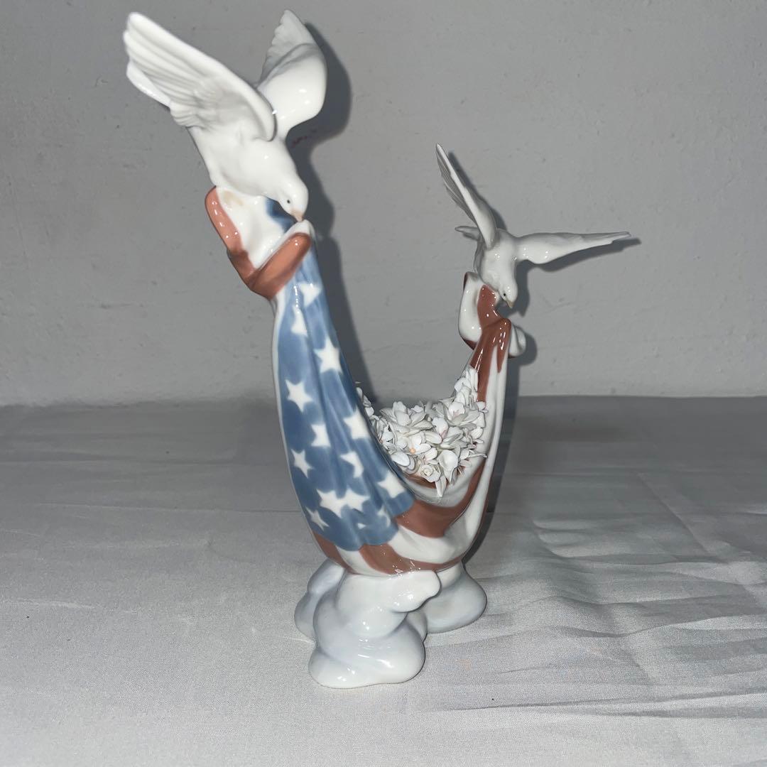 LLADRO 人形 平和の花かご　星条旗柄　アメリカ