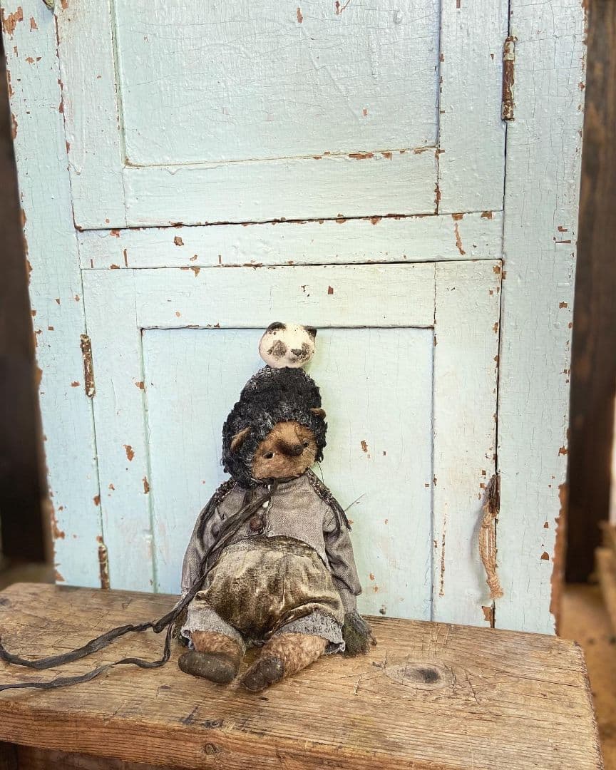 ナタリー　イエサバ製作　　不思議な狐パンダ帽子