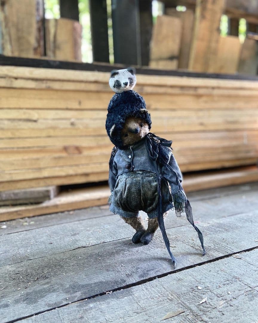 ナタリー　イエサバ製作　　不思議な狐パンダ帽子