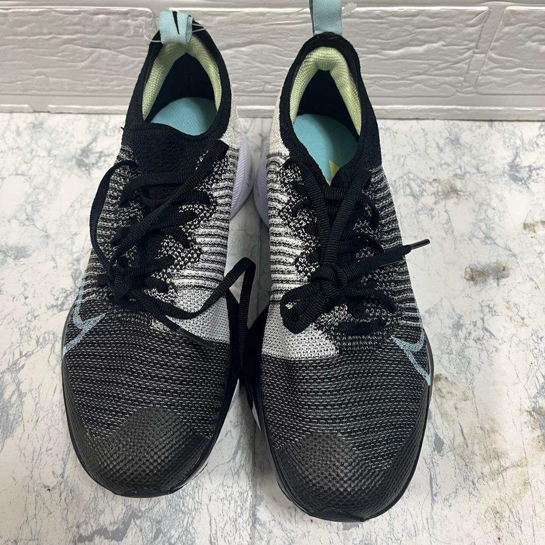 新品　ナイキ　エア ズーム テンポ ネクスト% ランニングシューズ