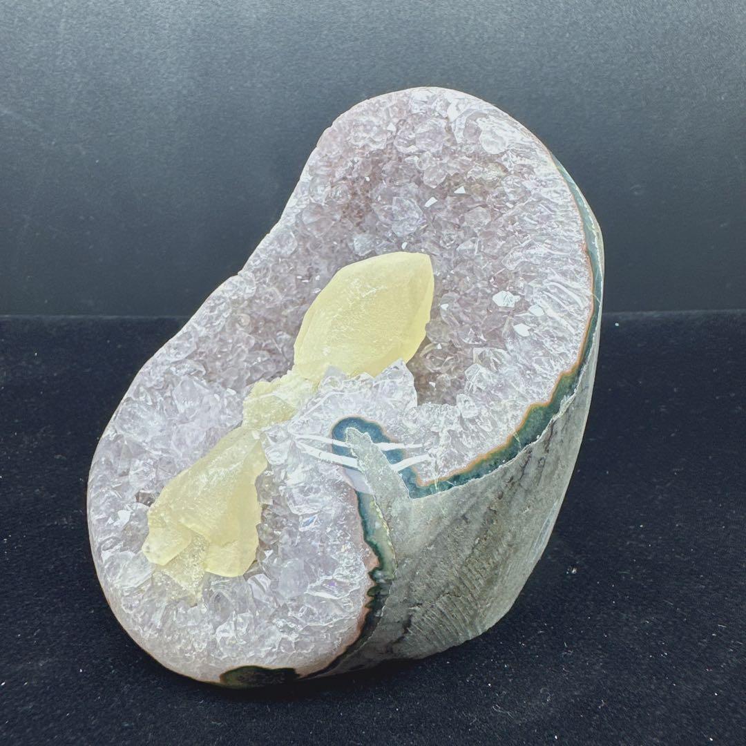 天然石 カルサイト共生アメジストの原石　置物　D.330