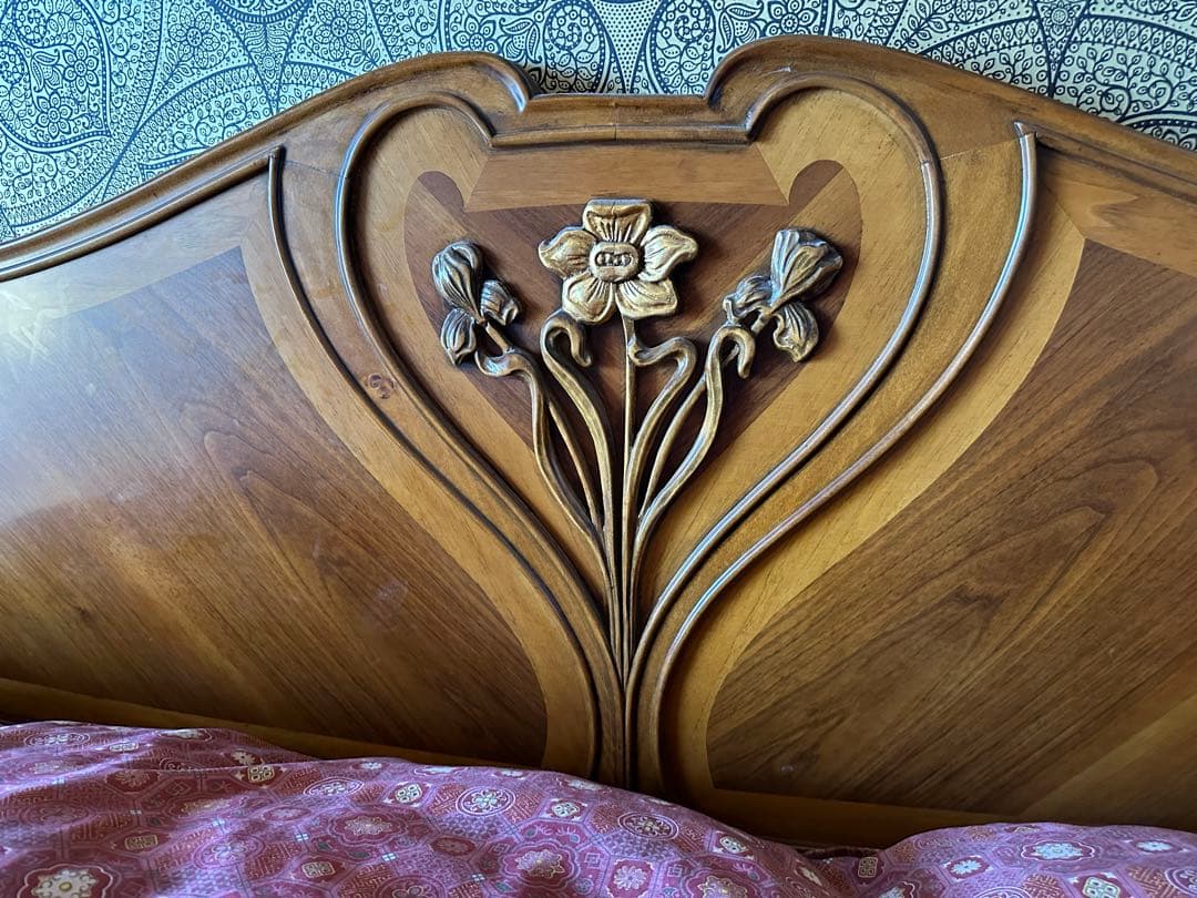 メデア　ベッド　クイーンサイズ　大塚家具　【美品】