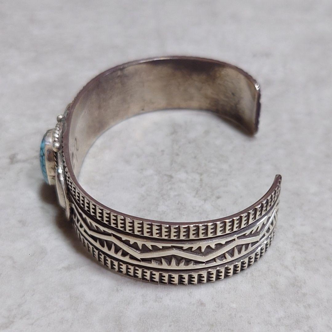 NAVAJO ダレルキャドマン キングマンターコイズ バングル ブラックウェブ