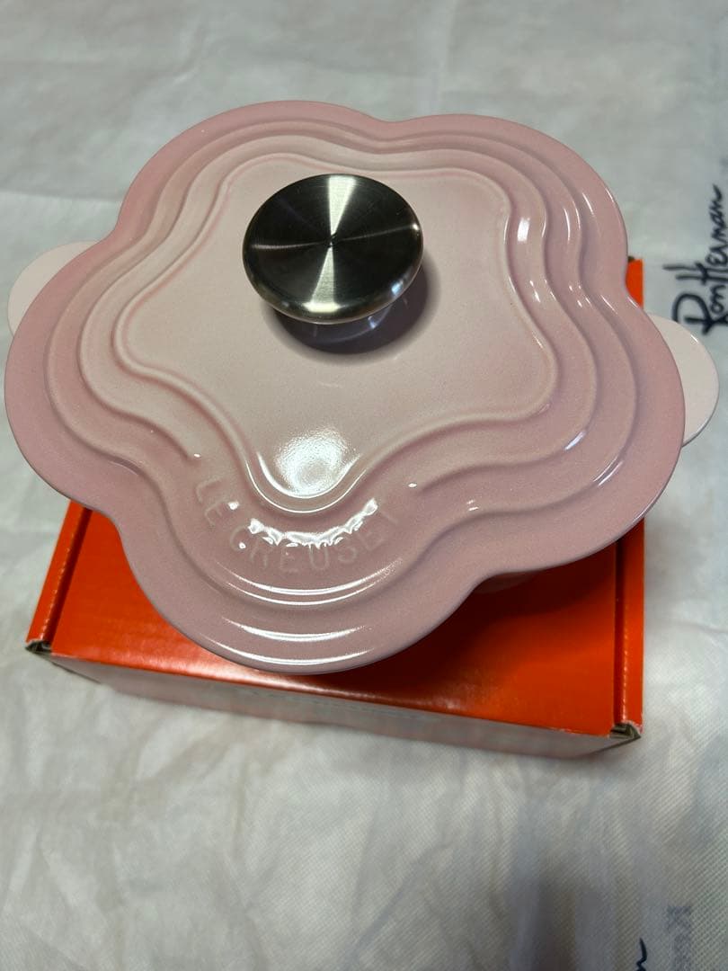 ル・クルーゼ　ココットフルール　シェルピンク　20cm 両手鍋