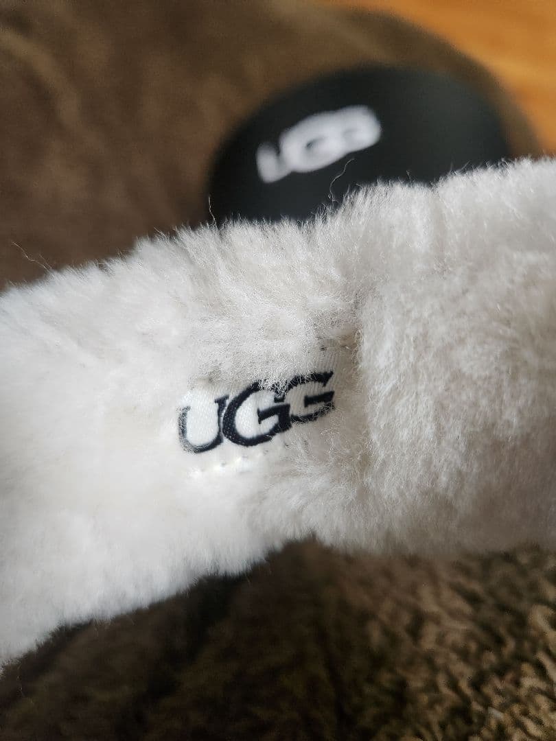 UGG イヤーマフ チェスナット