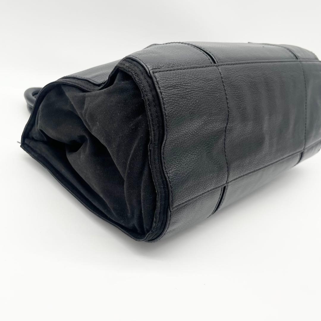 美品 トリーバーチ レザー トートバッグ エラ エンボス ブラック　A4可