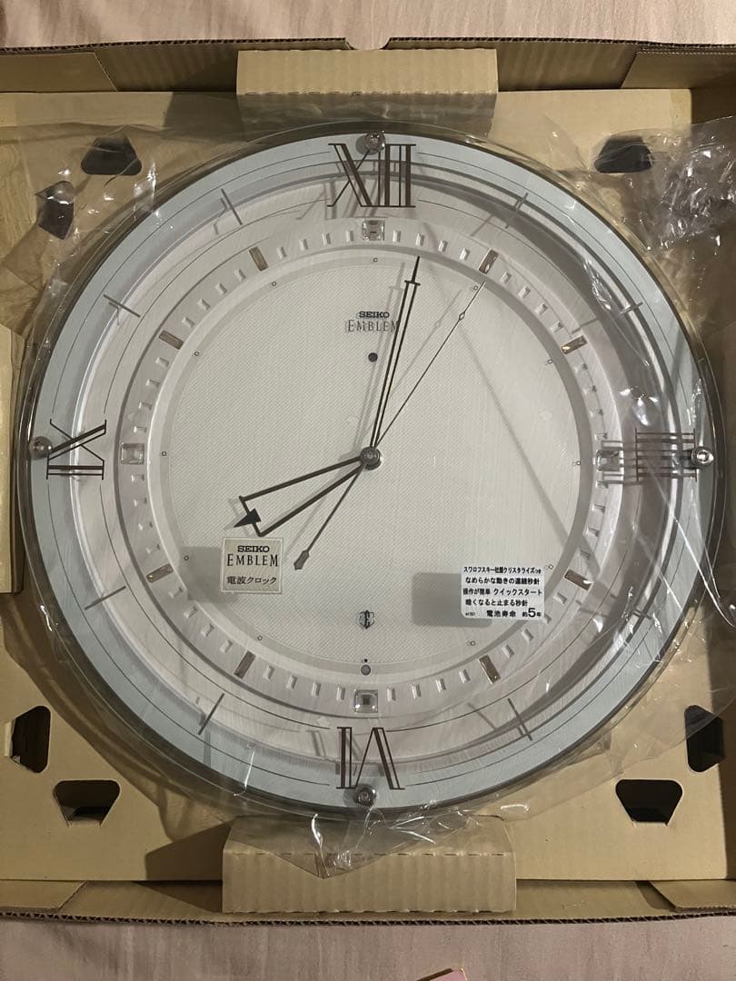 SEIKO EMBLEM 掛時計　スワロフスキー製クリスタライズつき
