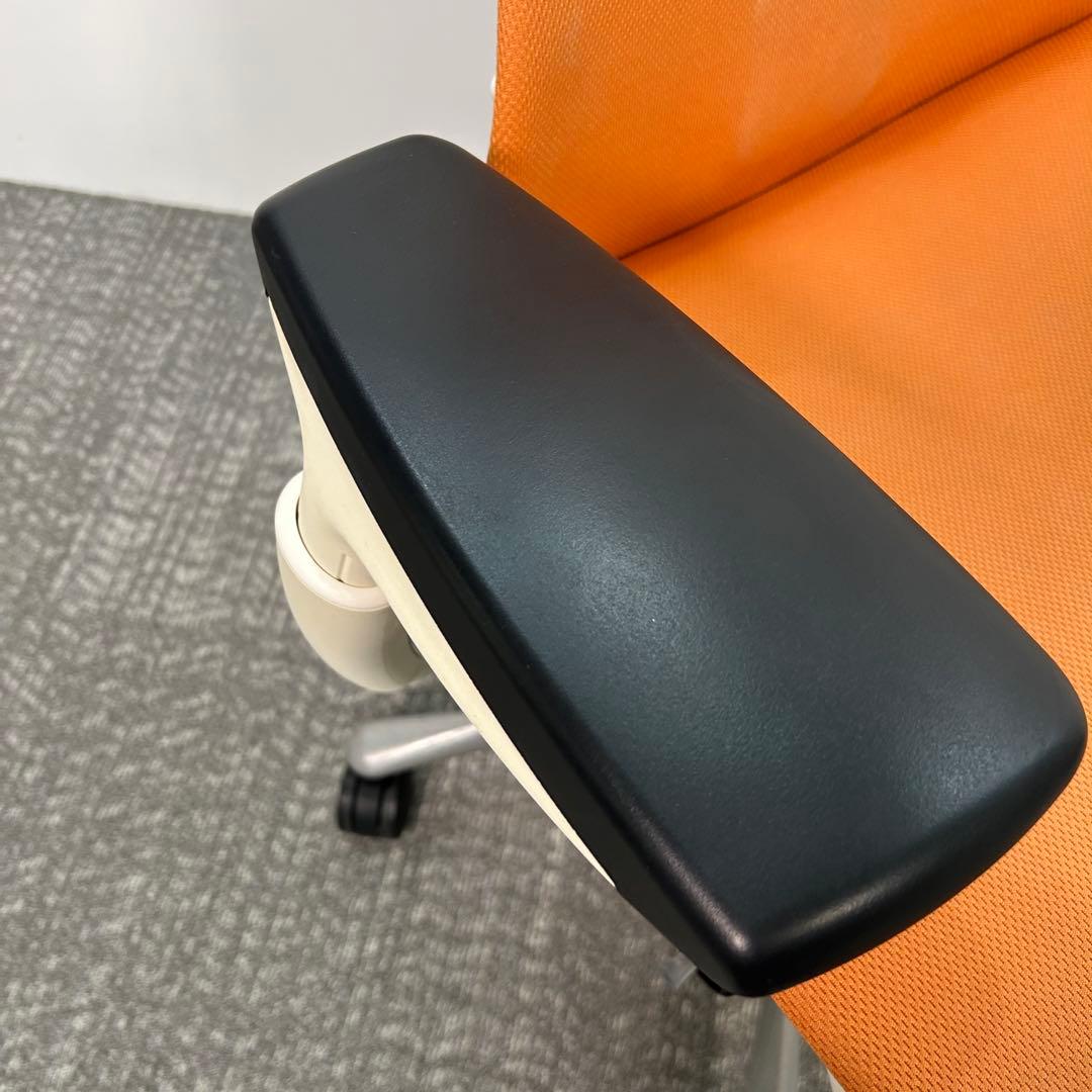 Q. エンボディチェア 最高級 ハーマンミラー オレンジ系　　Embody