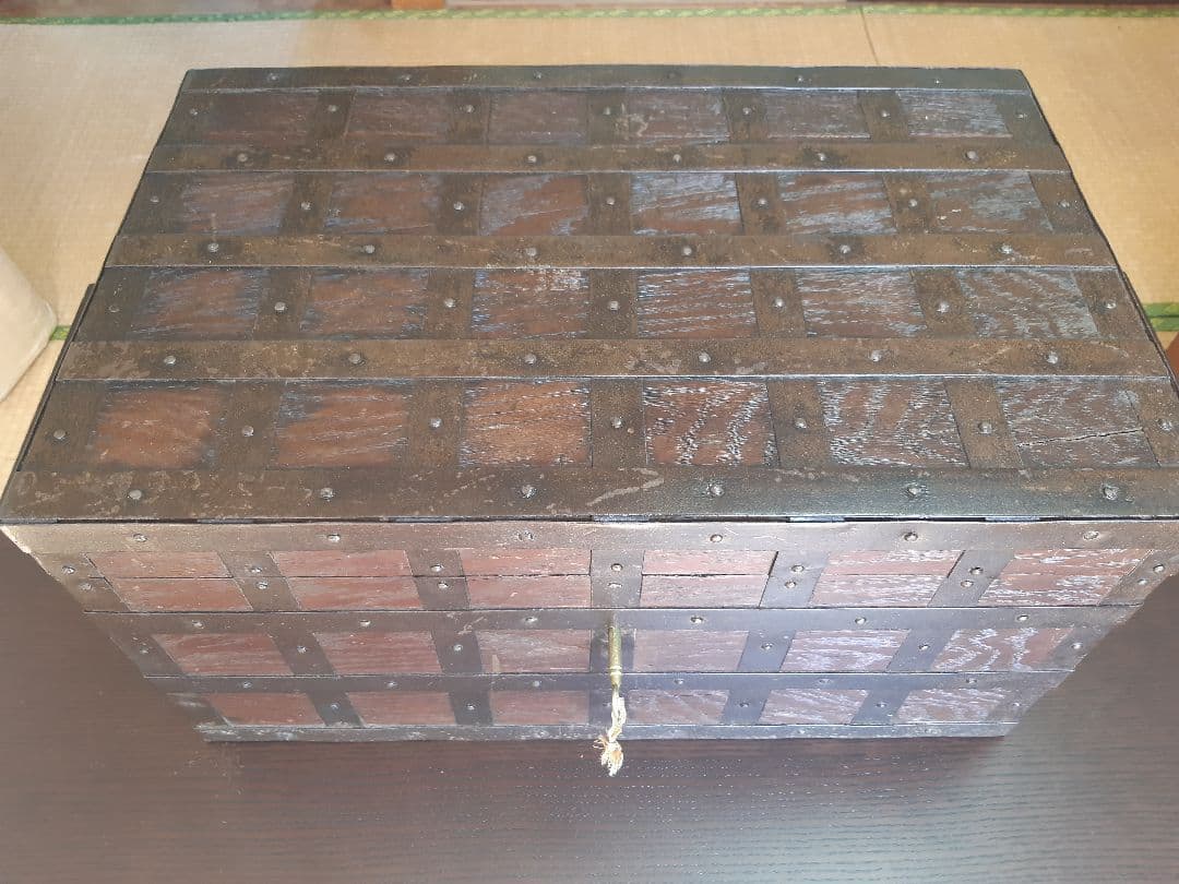 骨董品　江戸明治初期　 鉄枠木箱