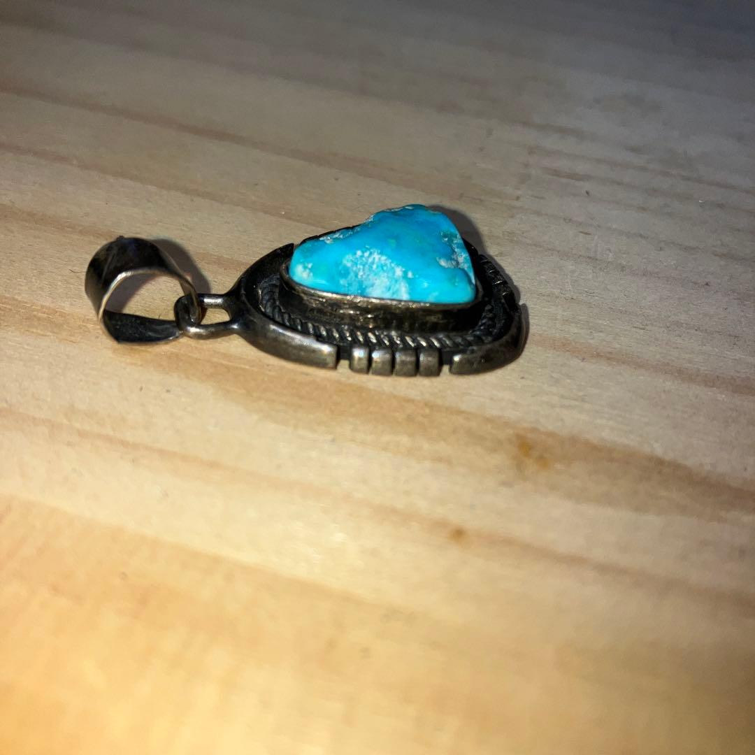 ターコイズ　ペンダント　ドロップ　インディアンジュエリー　スリーピングビューティ