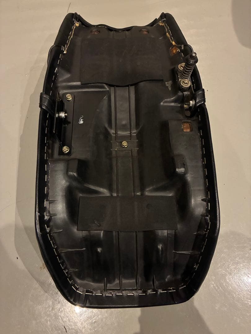 cbx400f 大川タックロールシート　金具付き