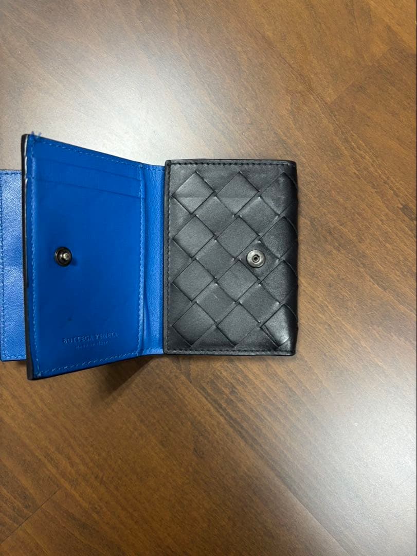 【ああ】Bottega Veneta 三つ折り財布　レザーブラック×ブルー