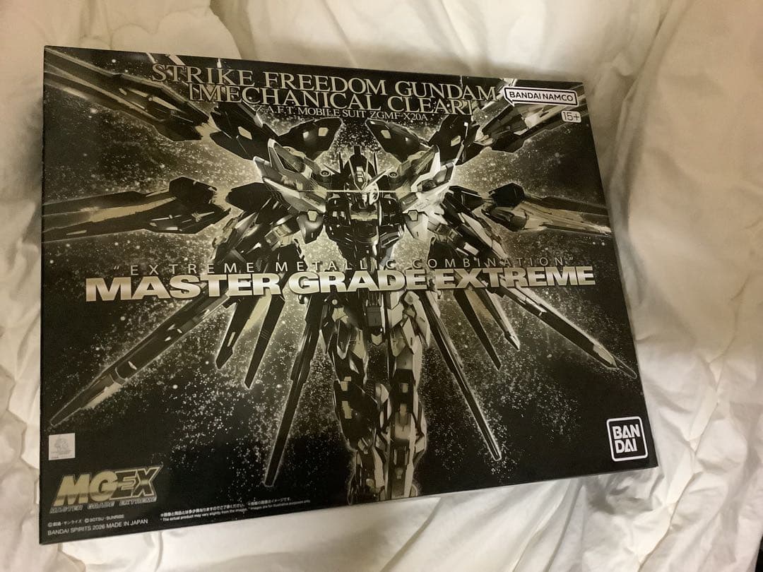 MGEXストライクフリーダムガンダム　メカニカルクリアカラー