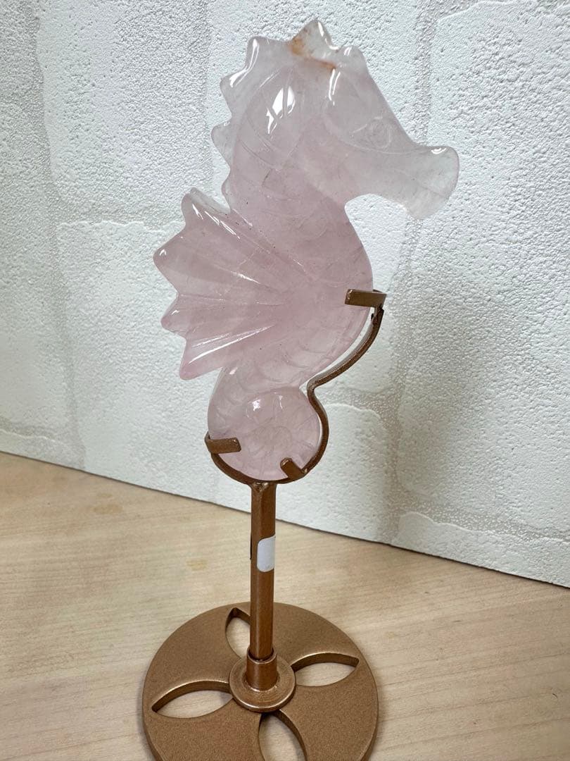 ローズクォーツ　タツノオトシゴ　スタンド付き　②