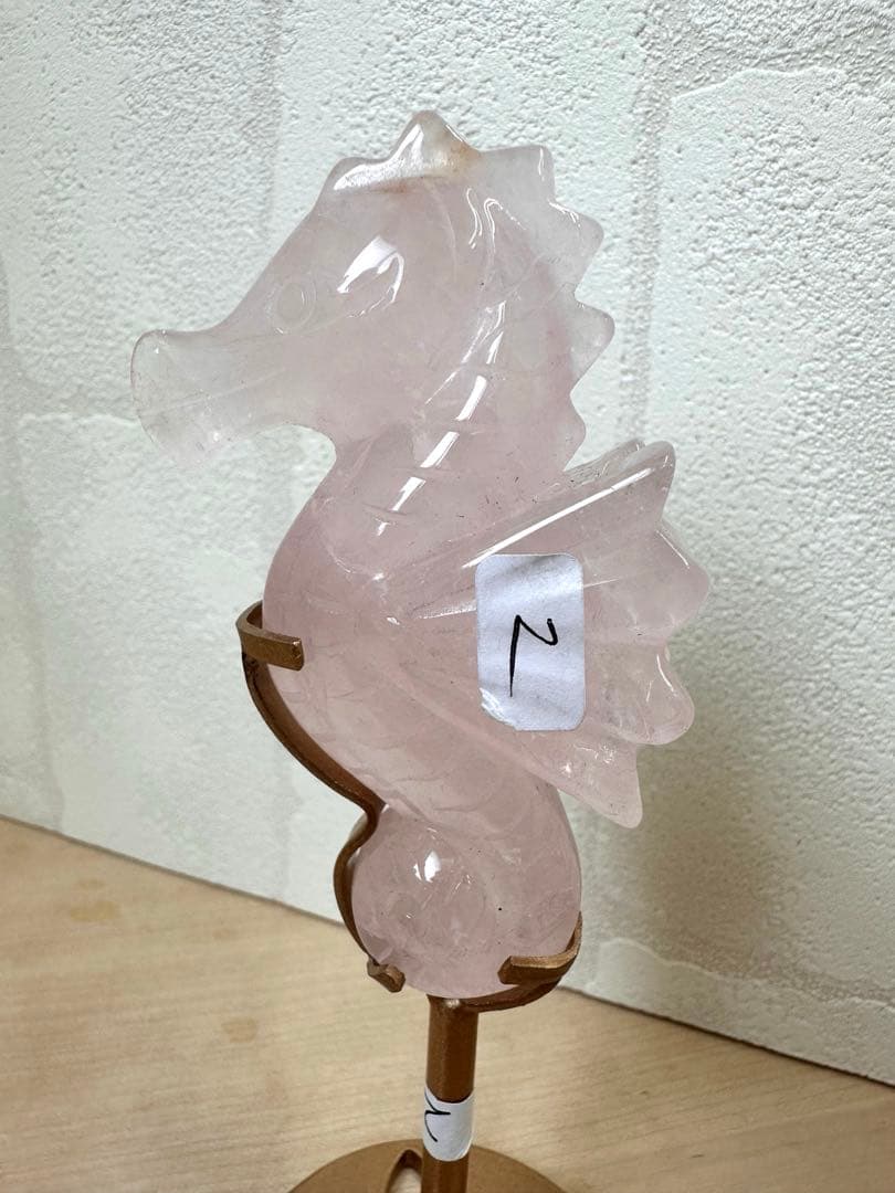 ローズクォーツ　タツノオトシゴ　スタンド付き　②