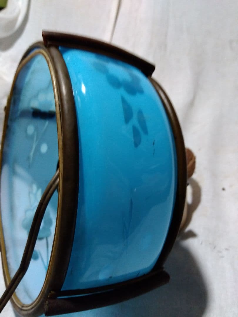 ♪古い青色ガラスの電気の笠