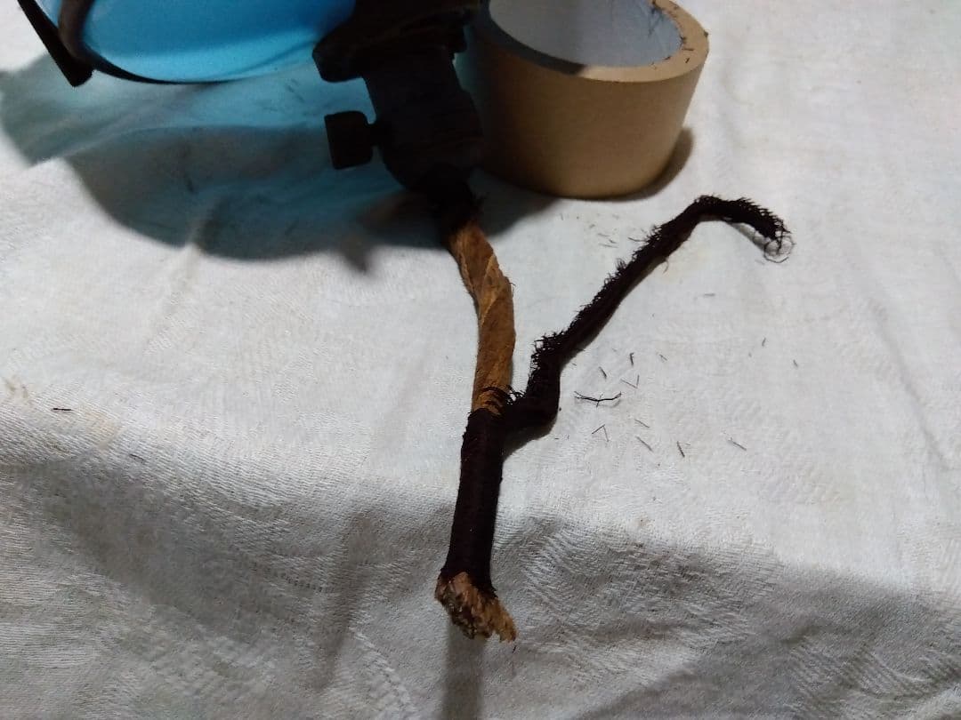 ♪古い青色ガラスの電気の笠