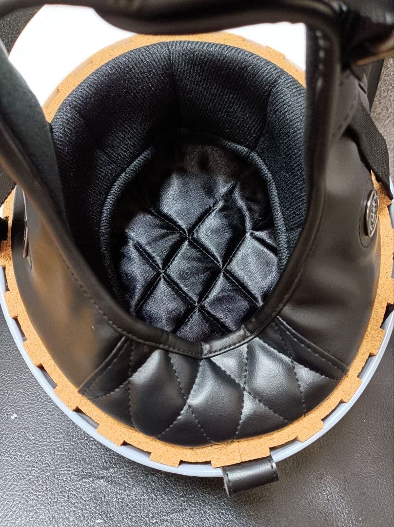 カスタムコルク半　七色ラメ　１個限定翌日発送！三つボタン