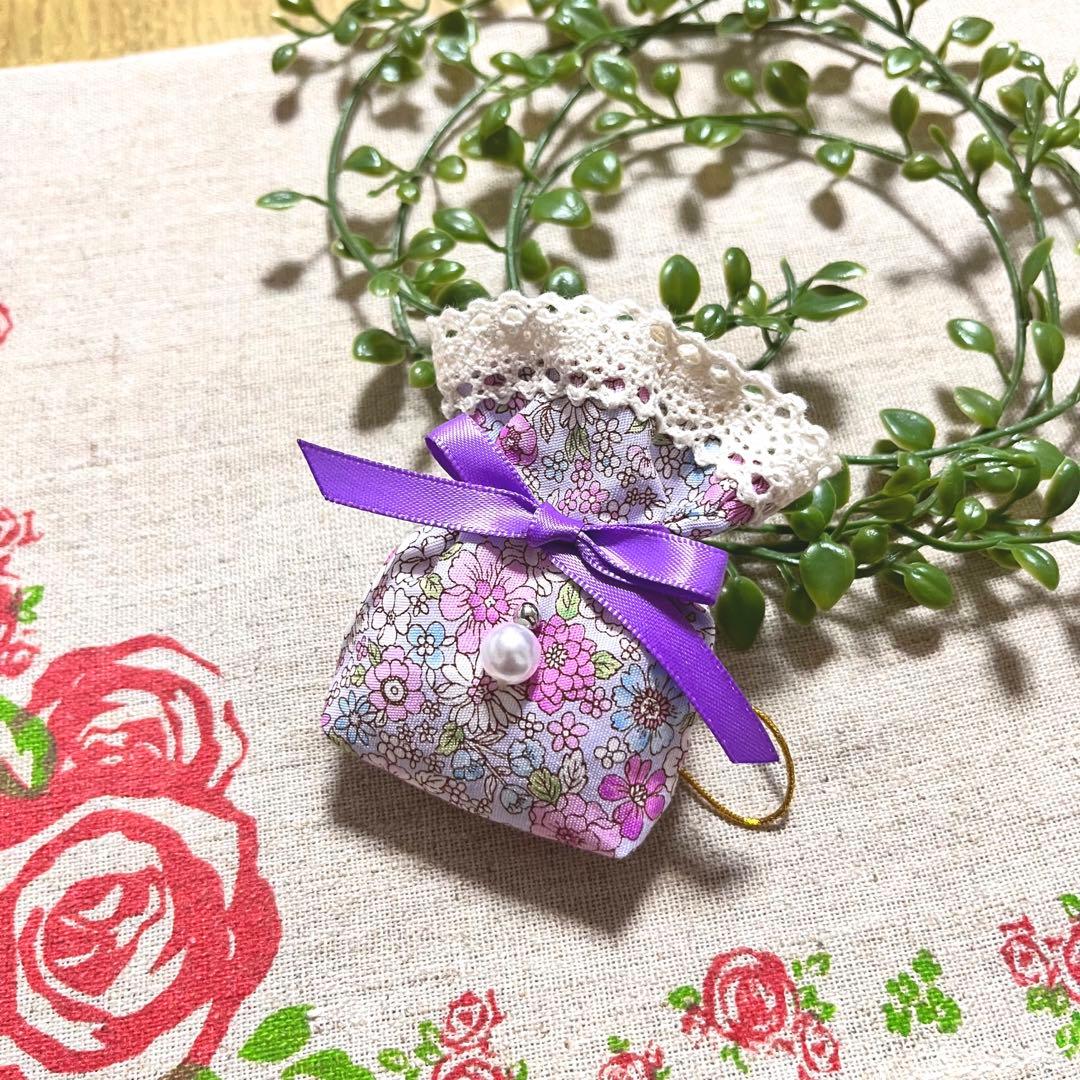No.2302-31 ミニストラップサシェ（香り袋）春の小花柄＊パール ⑪