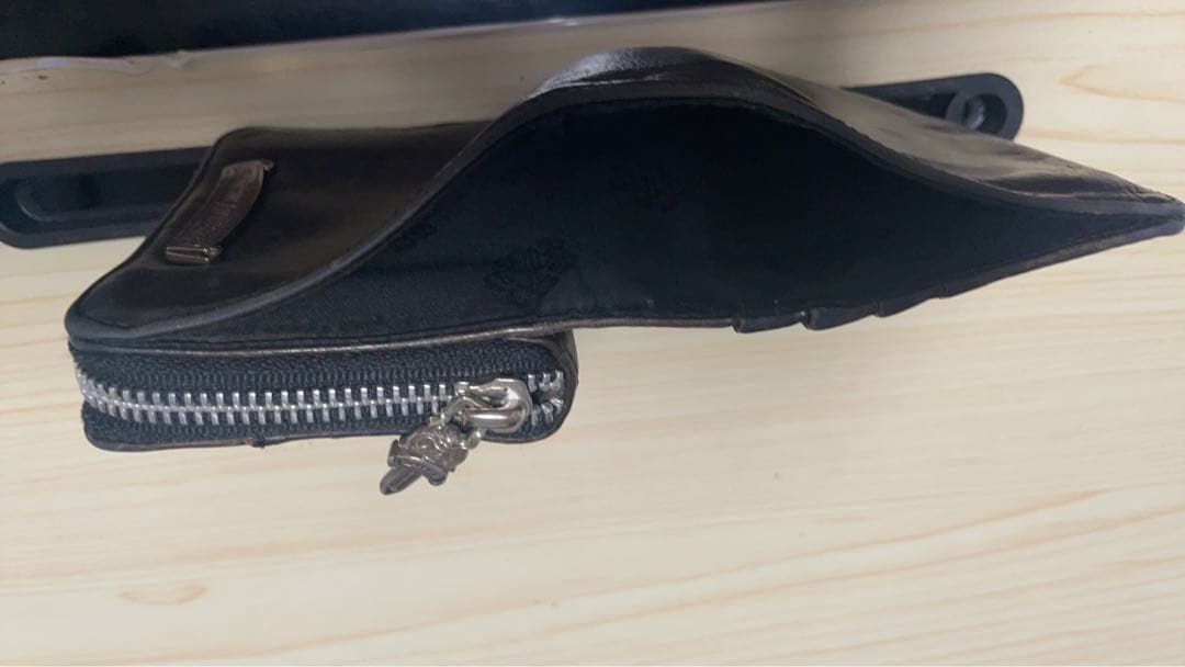 クロムハーツ折り畳み財布