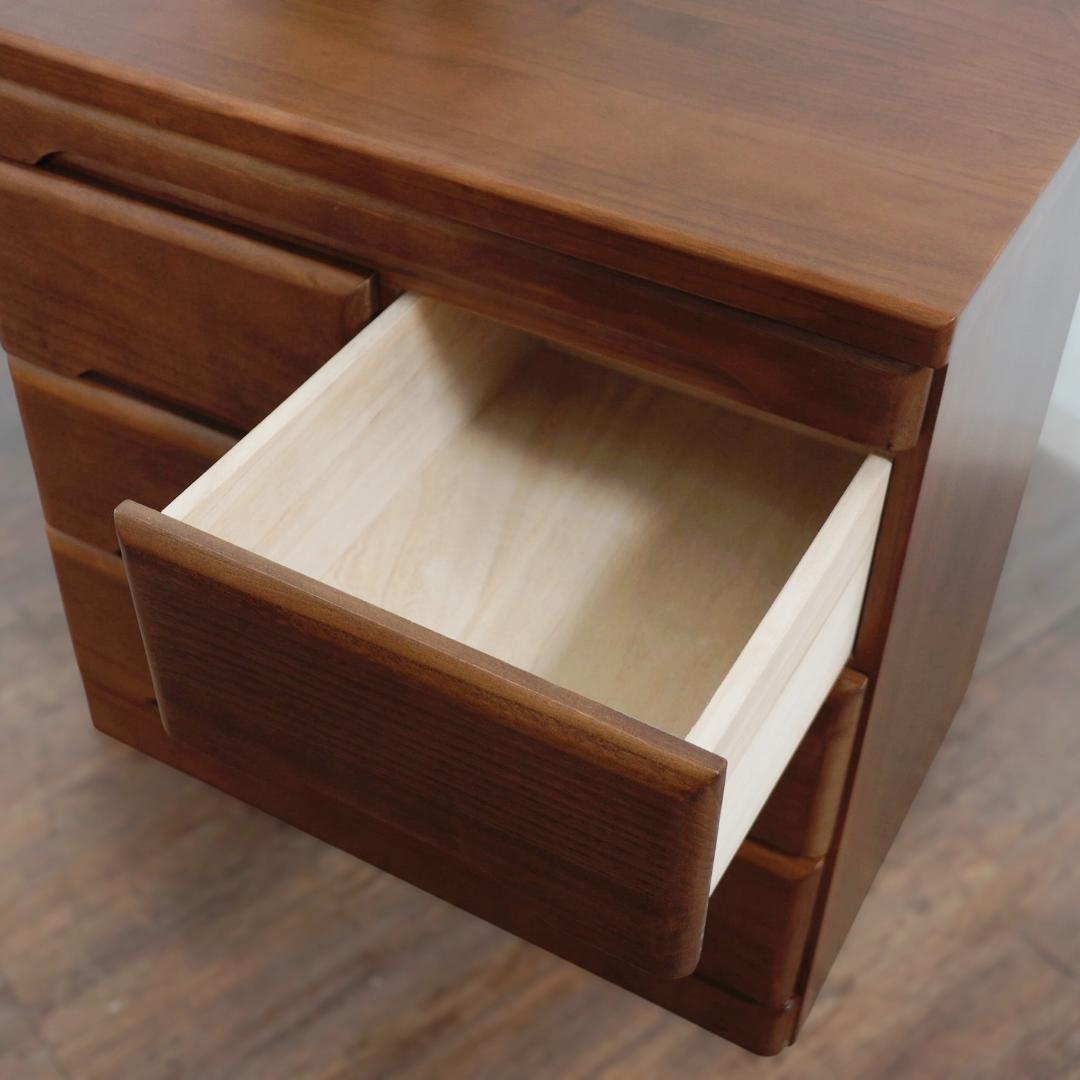 【新品】リビング にも置ける モダン な 仏壇 チェスト！ アウトレット