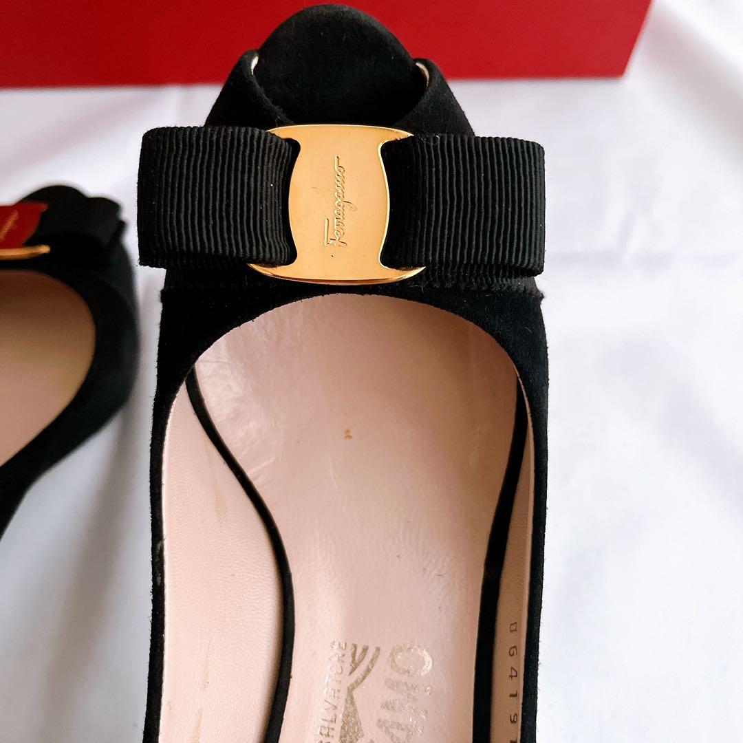 美品 箱 付属品付 フェラガモ ヴァラリボン オープントゥパンプス 23.5 黒