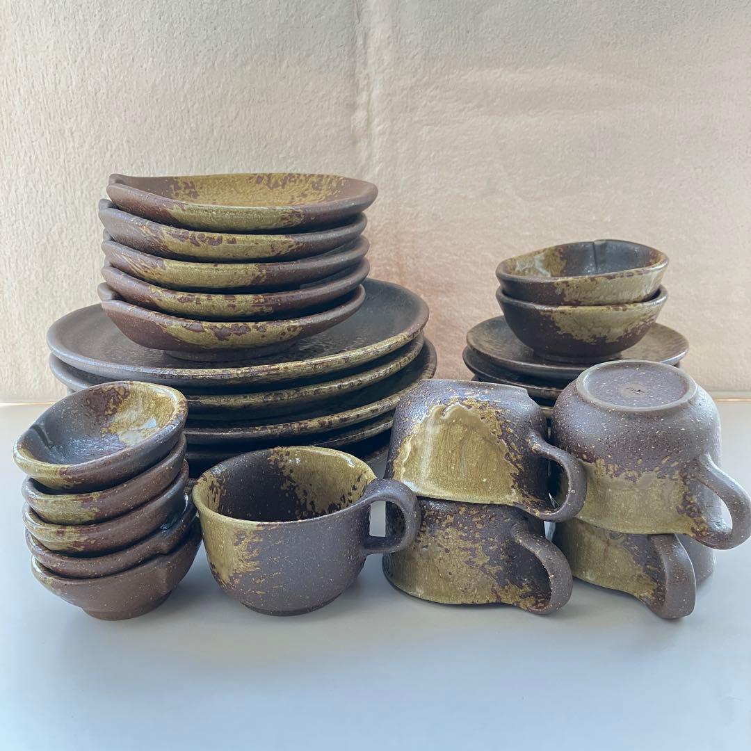 山壽　食器27点セット 無骨な味わい　皿　小鉢　コーヒーカップ　茶色