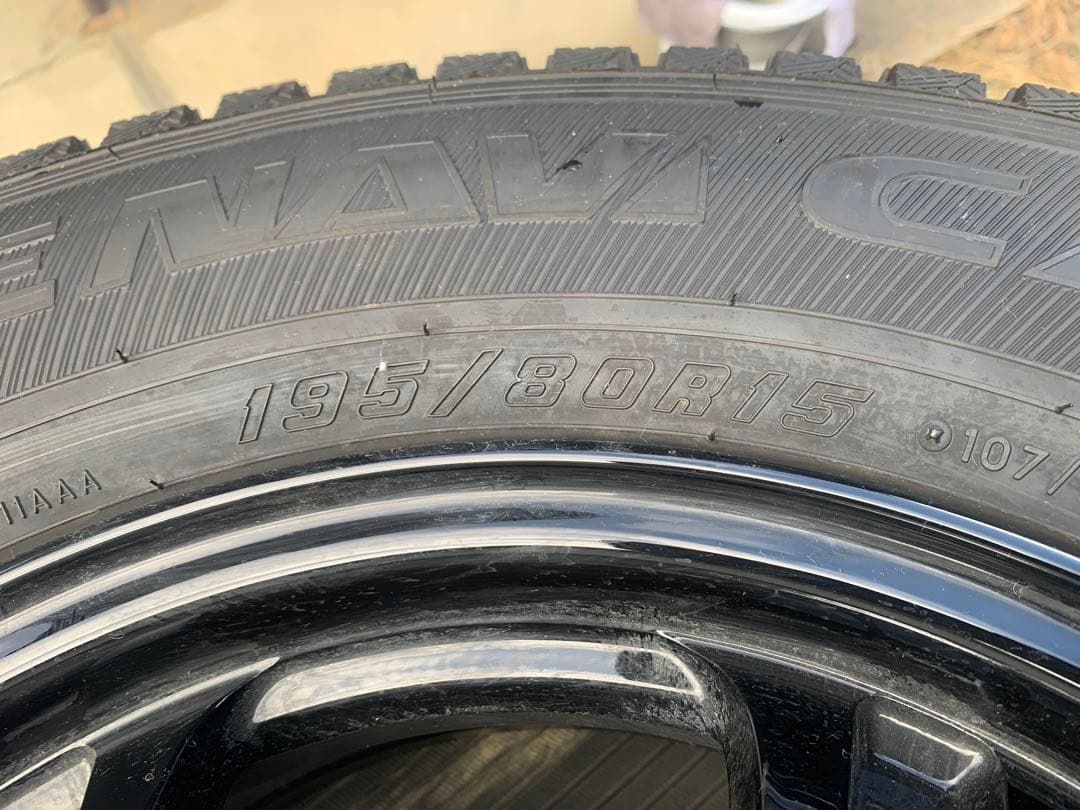 ハイエース スタッドレスタイヤ 4本セット