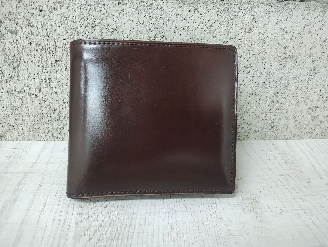 ガンゾ　コードバンルチダ　小銭入れ付き二つ折り財布