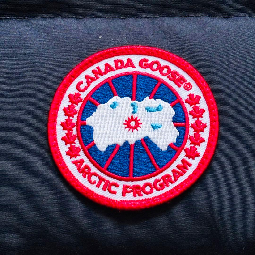 美品‼︎ カナダグース フリースタイルクルーベスト ダウン 黒 大きいサイズ M