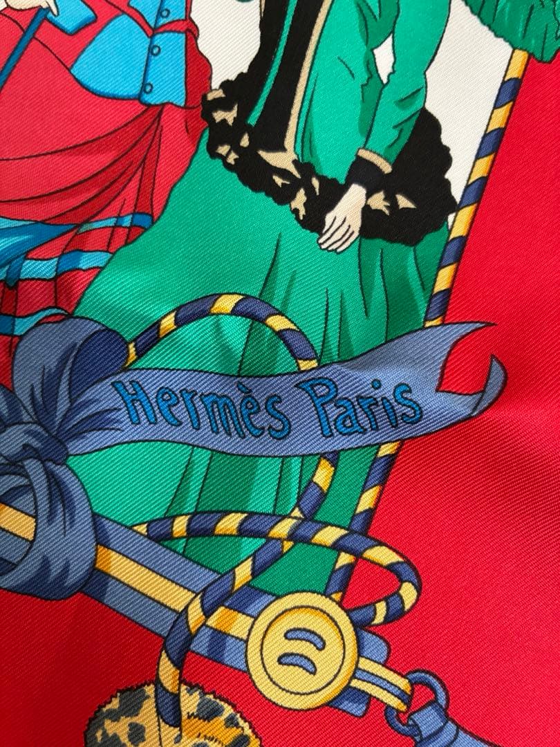 Hermès シルクスカーフ 赤色 多彩なイラスト