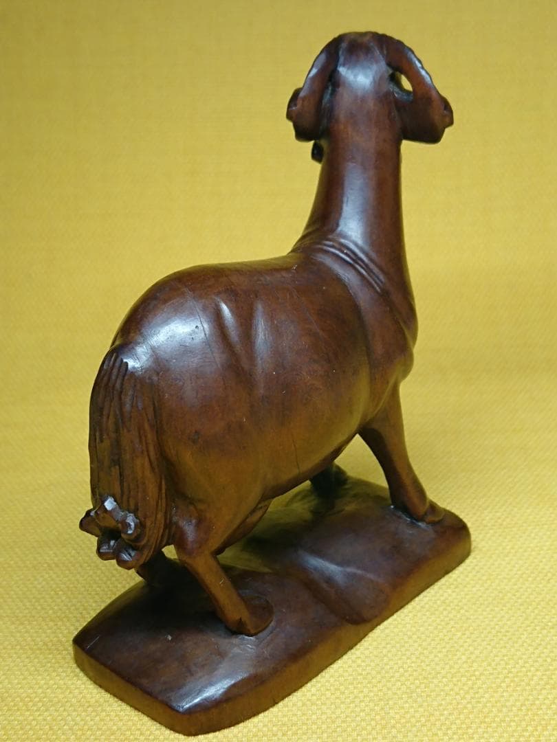 木彫り　羊　ヤギ　彫刻　オブジェ　置物　インテリア　工芸品　美術品　A2511