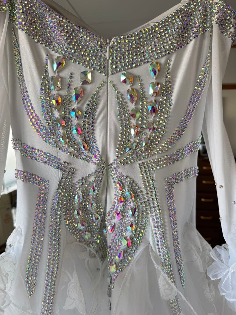 美品　社交ダンスドレス　スタンダードドレス　ホワイトドレス　ふわふわドレス