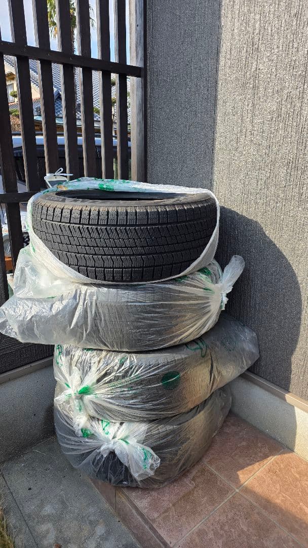 即日発送中古タイヤ2本（2組目）BLIZZAK VRX2 225/50R17