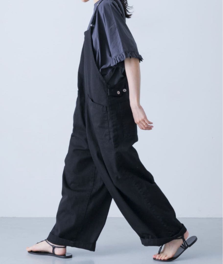 【新品・タグ付き】　かぐれ　バッククロスサロペット　BLACK