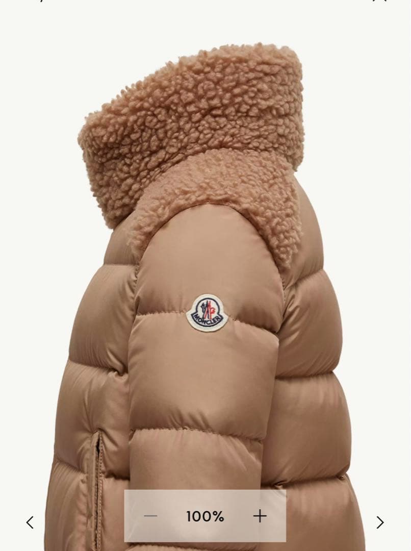 《未使用に近い》モンクレール　レディース　ダウンジャケット