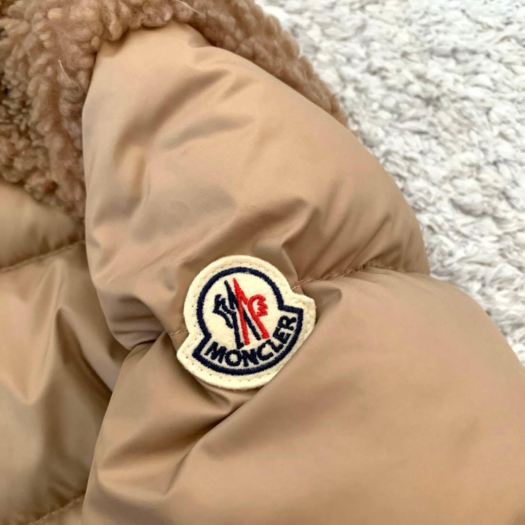 《未使用に近い》モンクレール　レディース　ダウンジャケット