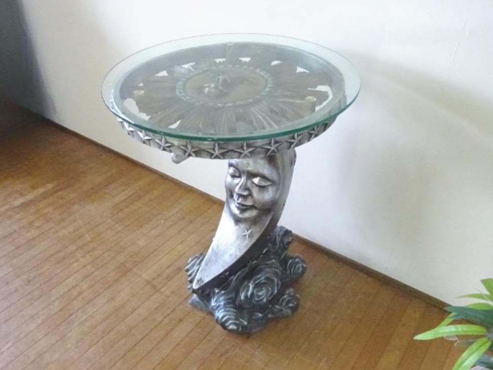 太陽と月テーブル/太陽・月・星をモチーフにした幻想的なテーブル・カフェテーブル