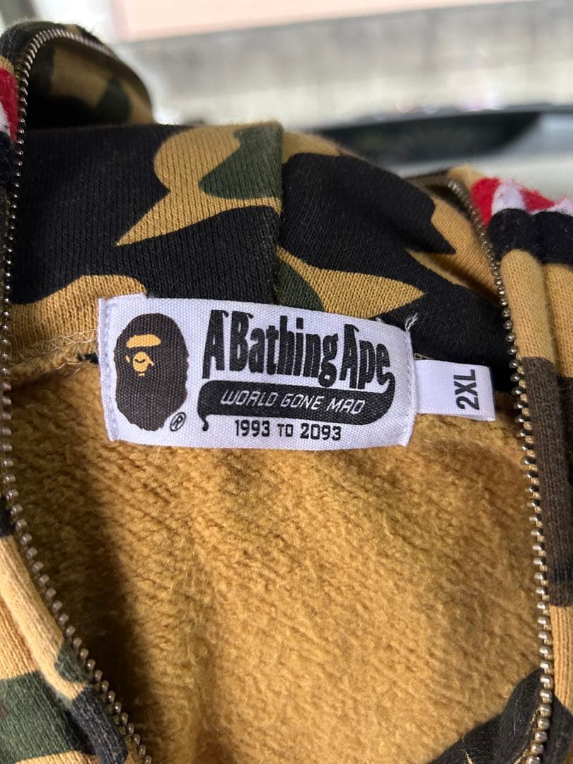 エイプシャークパーカー　イエローカモ