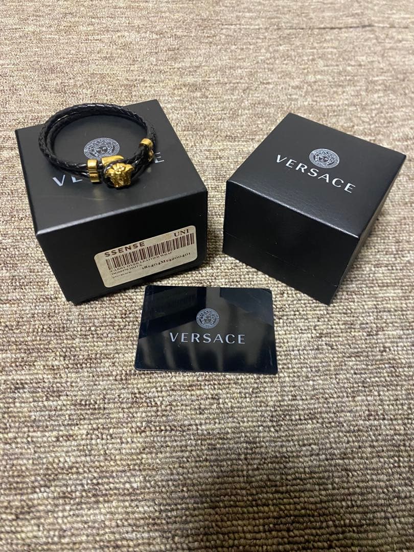 VERSACE ヴェルサーチ　メデューサ　レザーブレスレット