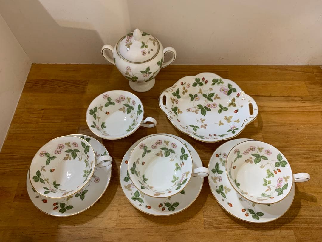 G1105-13★美品  ワイルドストロベリー　食器9点