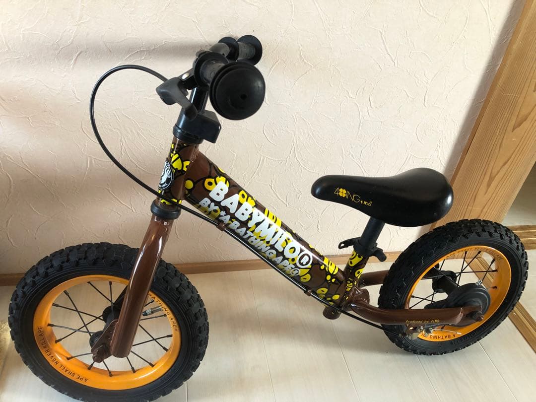 アベイシングエイプ　バランスバイク