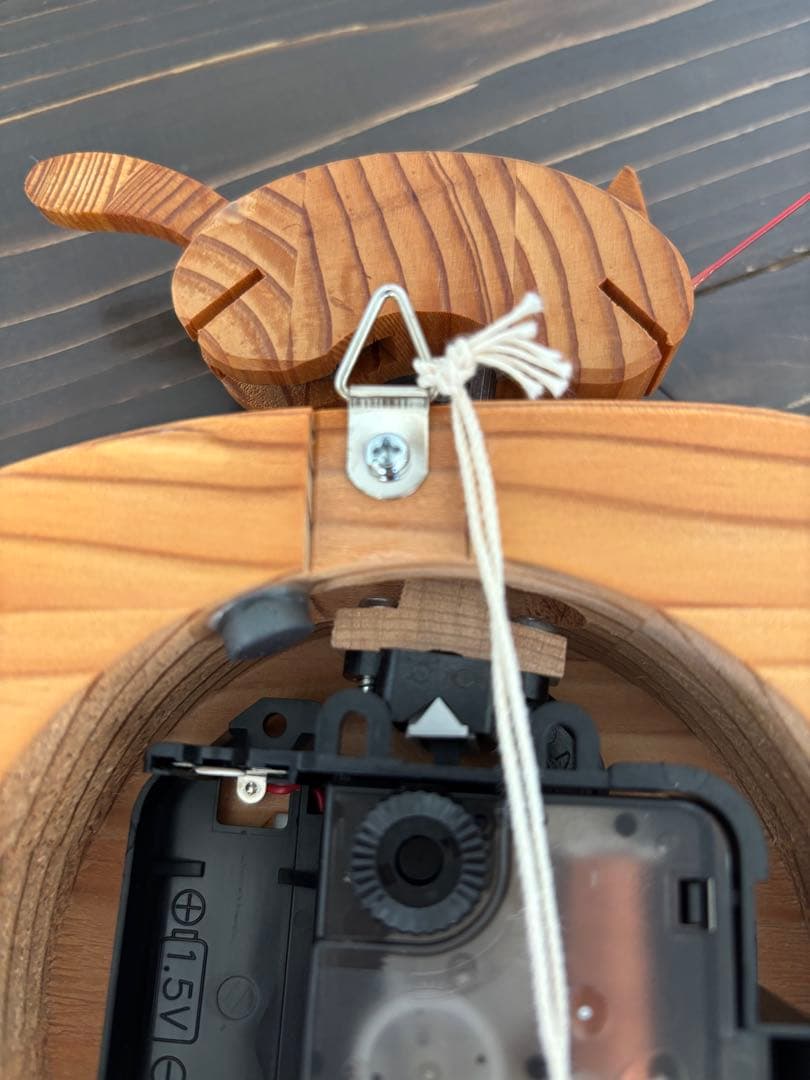 キコリ・デザイン研究所 魚を釣るネコの時計 振り子時計 木の時計